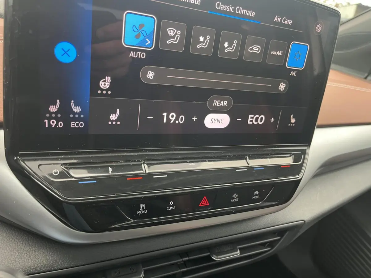 204PK 77 kWh PANO+MEMORY+IQ-LED+KEYLESS+21''