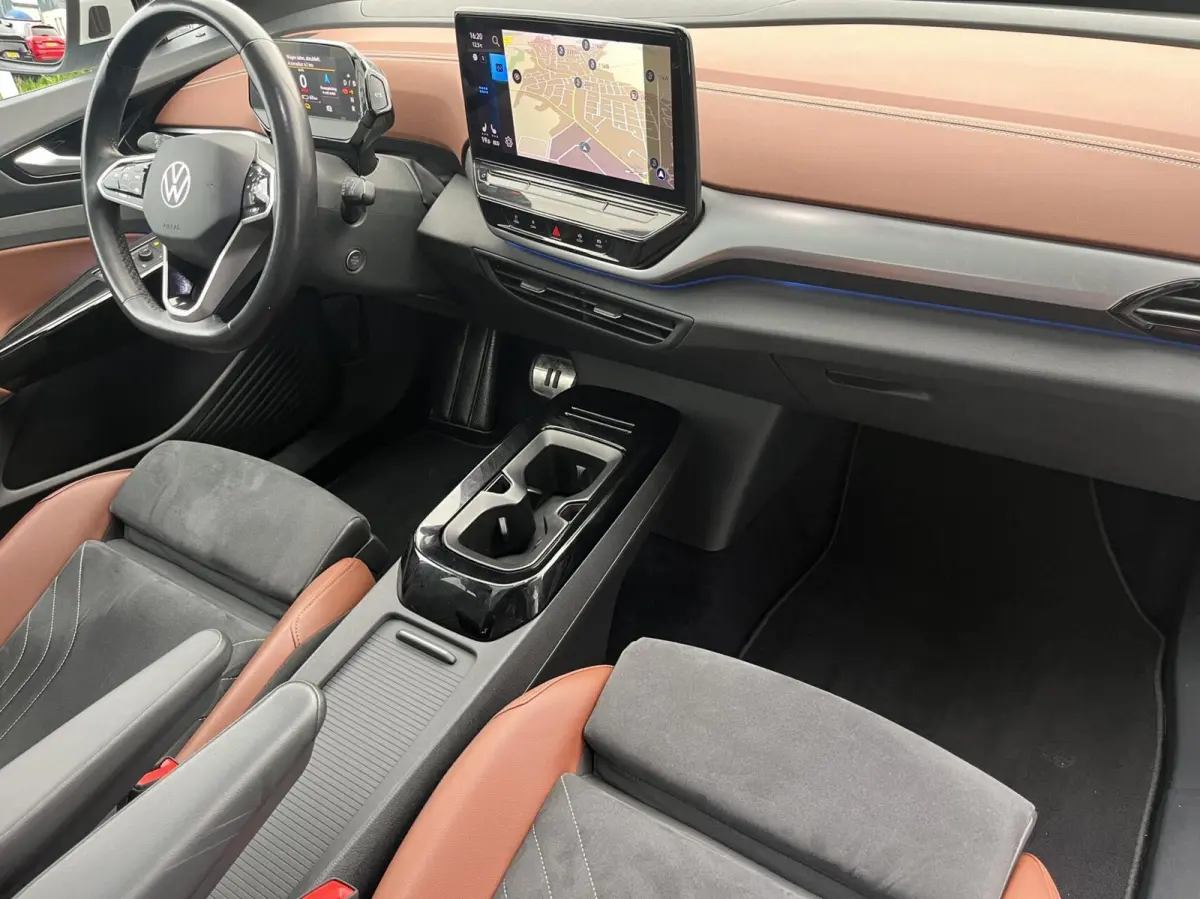 204PK 77 kWh PANO+MEMORY+IQ-LED+KEYLESS+21''