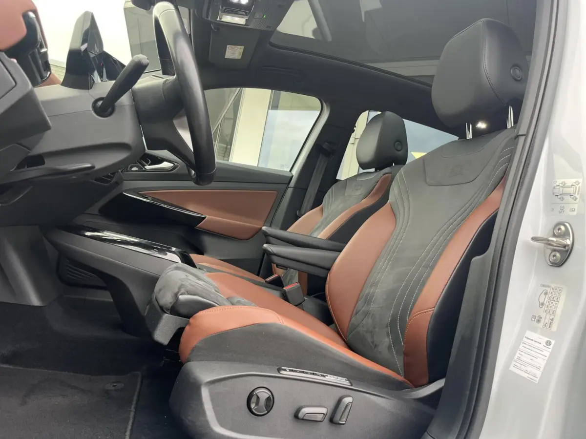 204PK 77 kWh PANO+MEMORY+IQ-LED+KEYLESS+21''