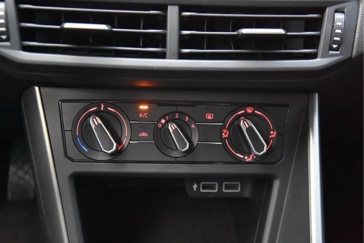 1.0 TSI 96 PK Carplay NAP Garantie grote brt APK