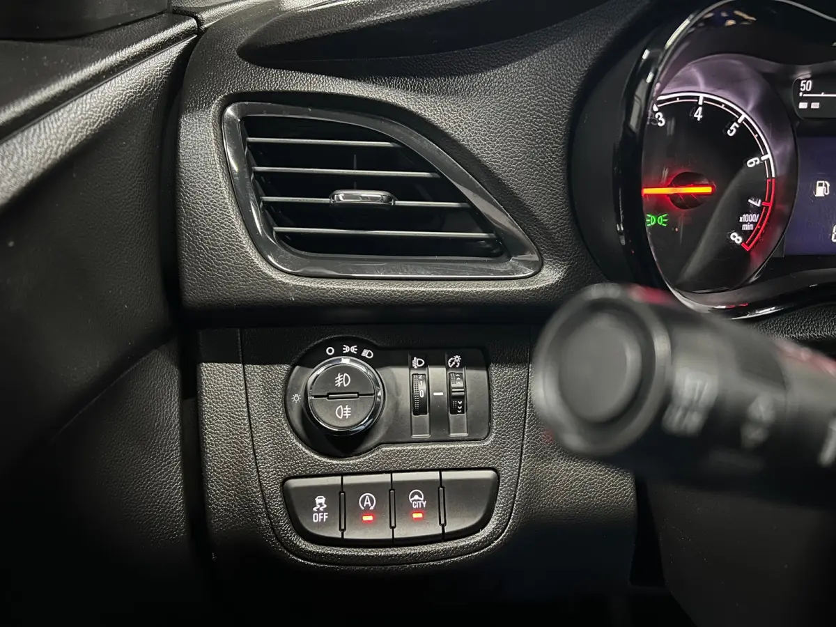 1.0 Online Edition CARPLAY / NAP / NAVIGATIE