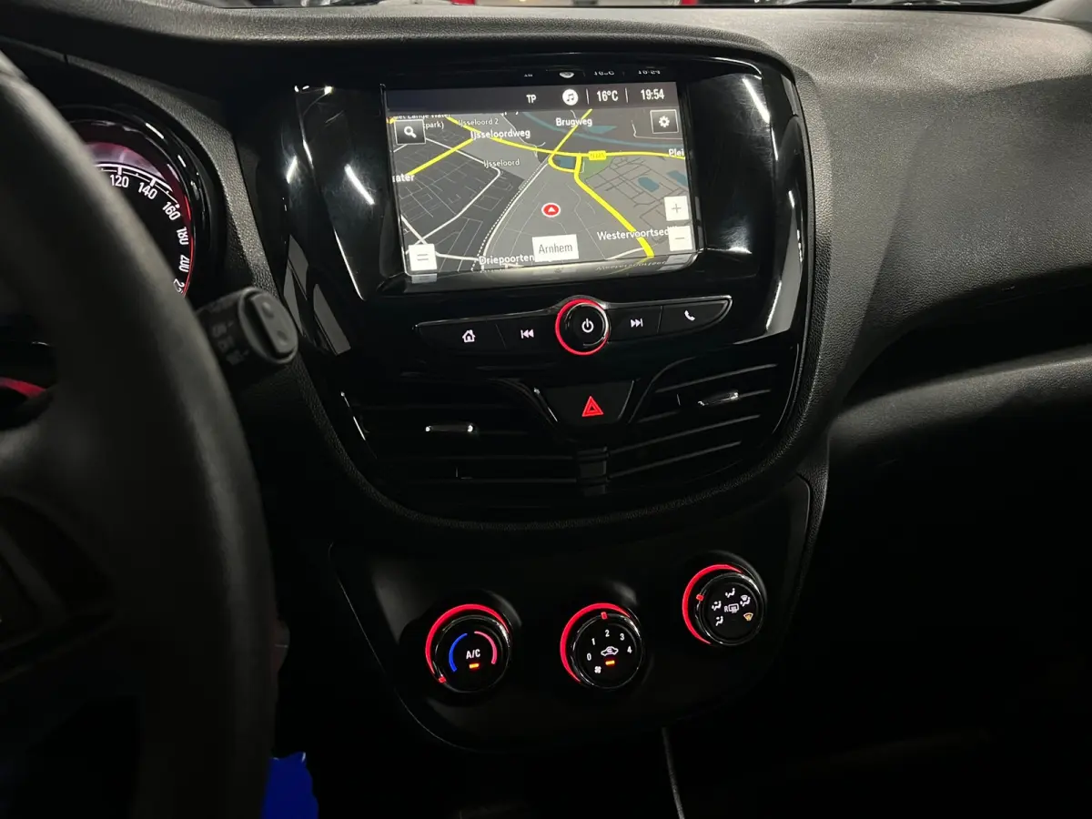 1.0 Online Edition CARPLAY / NAP / NAVIGATIE