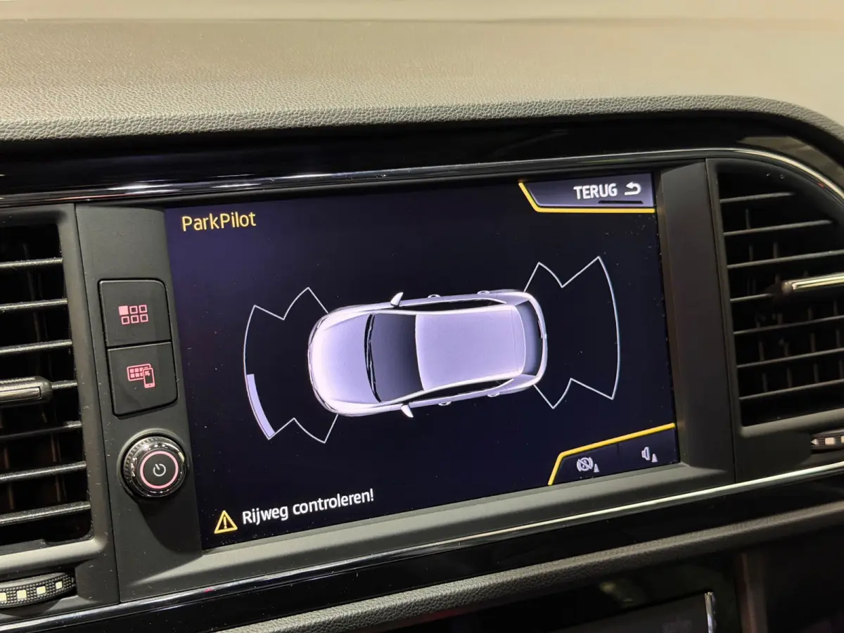 1.8 TSI FR AUT/180-PK!/LED/LEDER/PANO/SFEERV/NAVI/CARPLAY/BEATS/CRUISE/ACC/PDC/DCC/VDOH/12-MND-GARANTIE