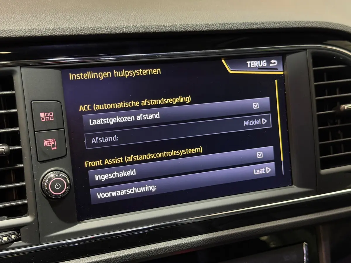 1.8 TSI FR AUT/180-PK!/LED/LEDER/PANO/SFEERV/NAVI/CARPLAY/BEATS/CRUISE/ACC/PDC/DCC/VDOH/12-MND-GARANTIE