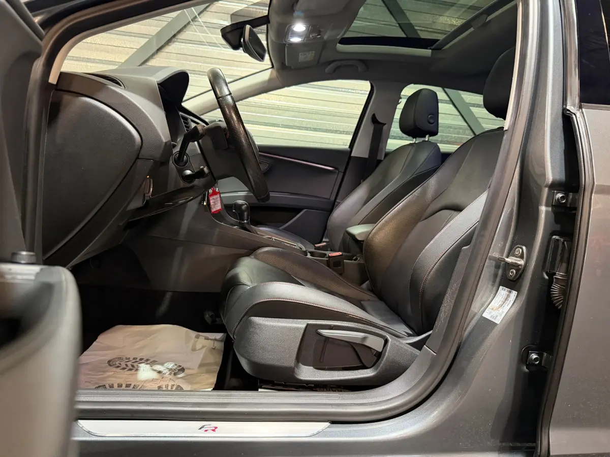 1.8 TSI FR AUT/180-PK!/LED/LEDER/PANO/SFEERV/NAVI/CARPLAY/BEATS/CRUISE/ACC/PDC/DCC/VDOH/12-MND-GARANTIE