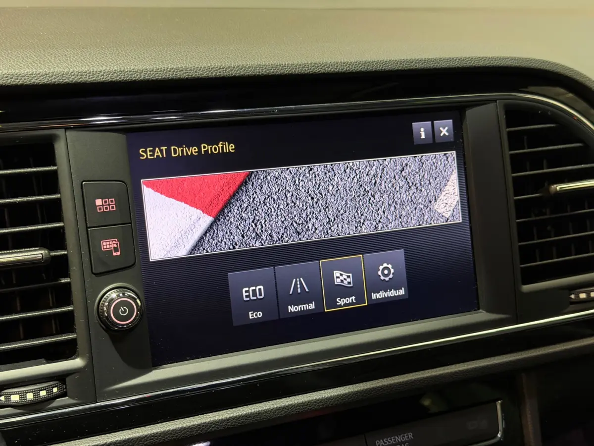 1.8 TSI FR AUT/180-PK!/LED/LEDER/PANO/SFEERV/NAVI/CARPLAY/BEATS/CRUISE/ACC/PDC/DCC/VDOH/12-MND-GARANTIE