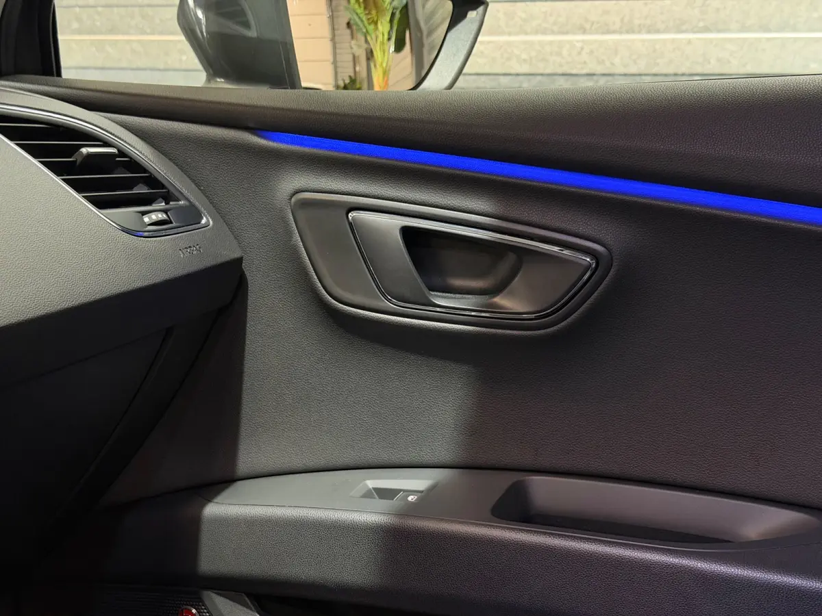 1.8 TSI FR AUT/180-PK!/LED/LEDER/PANO/SFEERV/NAVI/CARPLAY/BEATS/CRUISE/ACC/PDC/DCC/VDOH/12-MND-GARANTIE