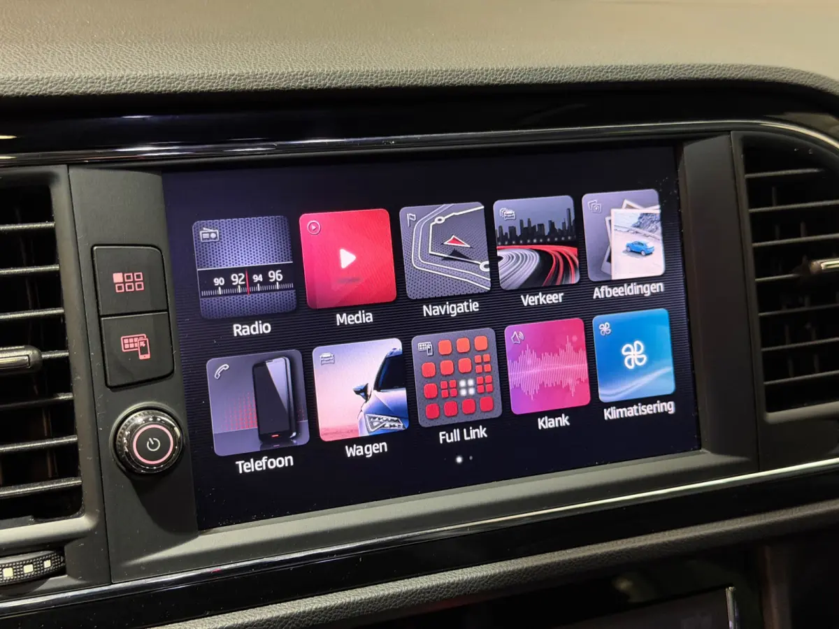 1.8 TSI FR AUT/180-PK!/LED/LEDER/PANO/SFEERV/NAVI/CARPLAY/BEATS/CRUISE/ACC/PDC/DCC/VDOH/12-MND-GARANTIE