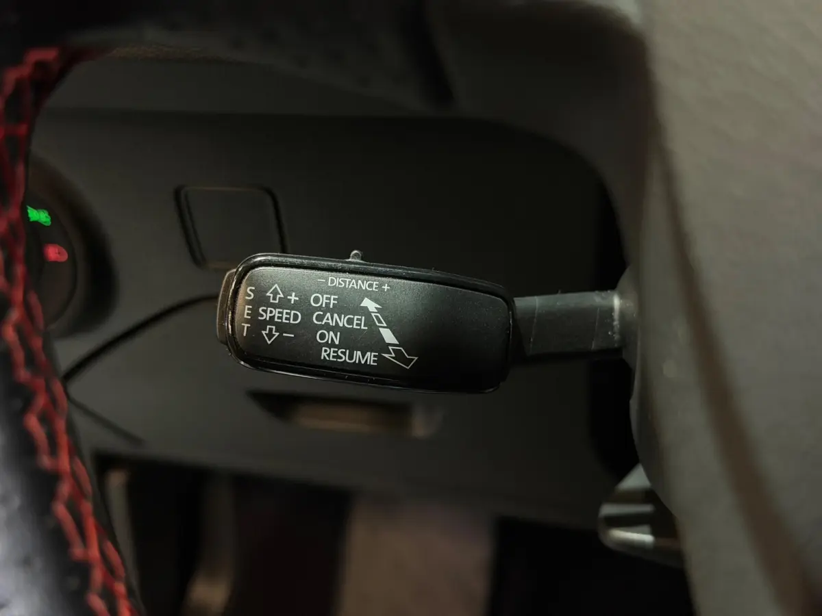 1.8 TSI FR AUT/180-PK!/LED/LEDER/PANO/SFEERV/NAVI/CARPLAY/BEATS/CRUISE/ACC/PDC/DCC/VDOH/12-MND-GARANTIE