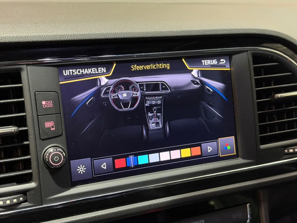 1.8 TSI FR AUT/180-PK!/LED/LEDER/PANO/SFEERV/NAVI/CARPLAY/BEATS/CRUISE/ACC/PDC/DCC/VDOH/12-MND-GARANTIE