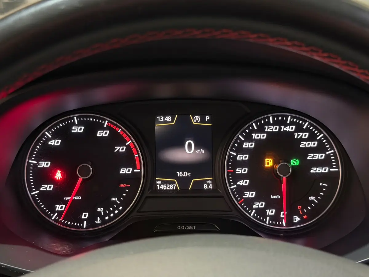 1.8 TSI FR AUT/180-PK!/LED/LEDER/PANO/SFEERV/NAVI/CARPLAY/BEATS/CRUISE/ACC/PDC/DCC/VDOH/12-MND-GARANTIE