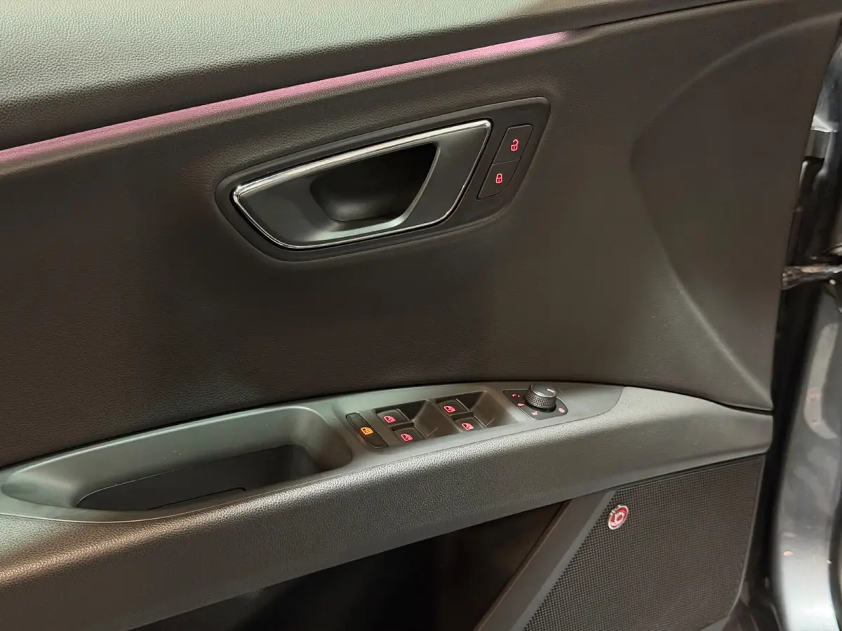 1.8 TSI FR AUT/180-PK!/LED/LEDER/PANO/SFEERV/NAVI/CARPLAY/BEATS/CRUISE/ACC/PDC/DCC/VDOH/12-MND-GARANTIE