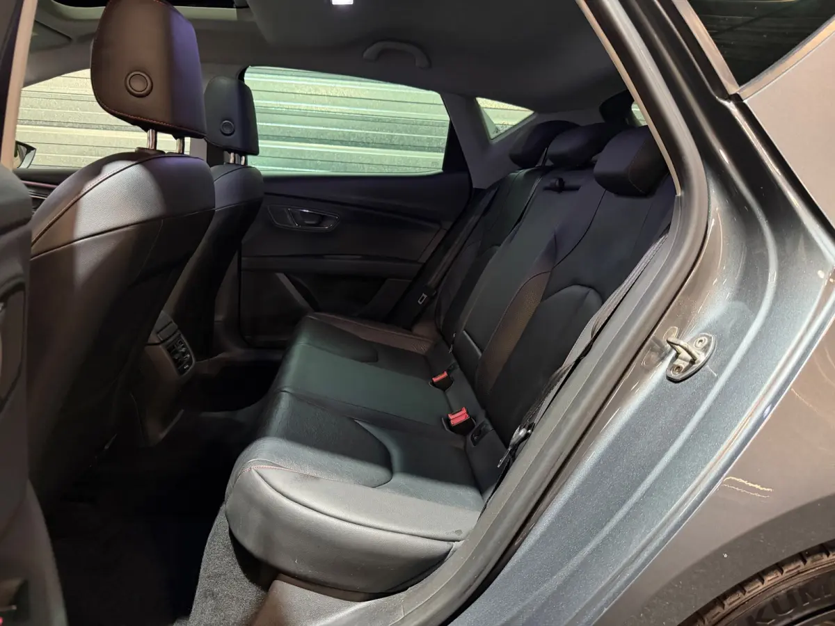 1.8 TSI FR AUT/180-PK!/LED/LEDER/PANO/SFEERV/NAVI/CARPLAY/BEATS/CRUISE/ACC/PDC/DCC/VDOH/12-MND-GARANTIE