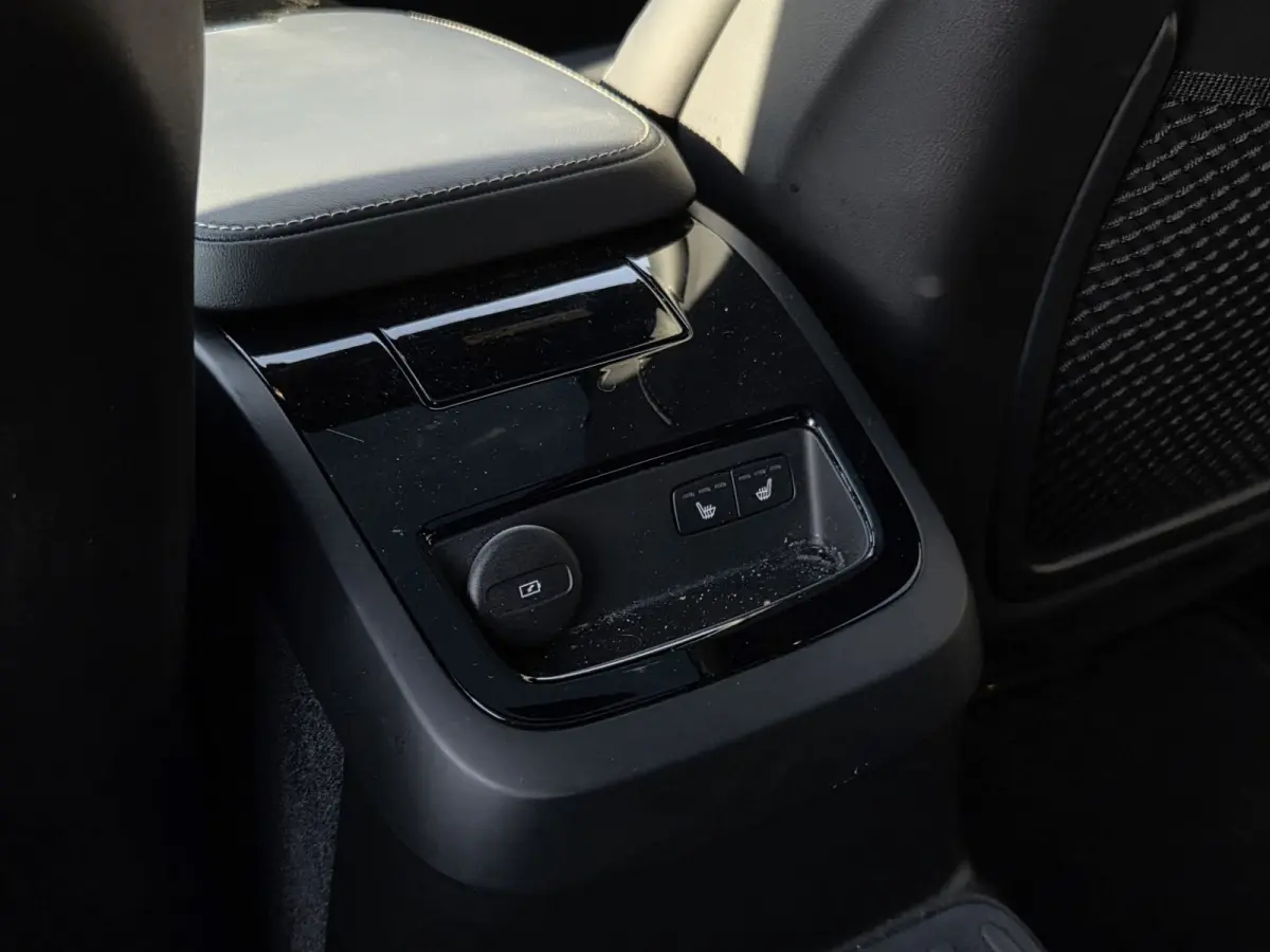 2.0 T8 Plug-in hybrid AWD Plus Dark | Trekhaak | 360 Camera | Memory | Harman/Kardon