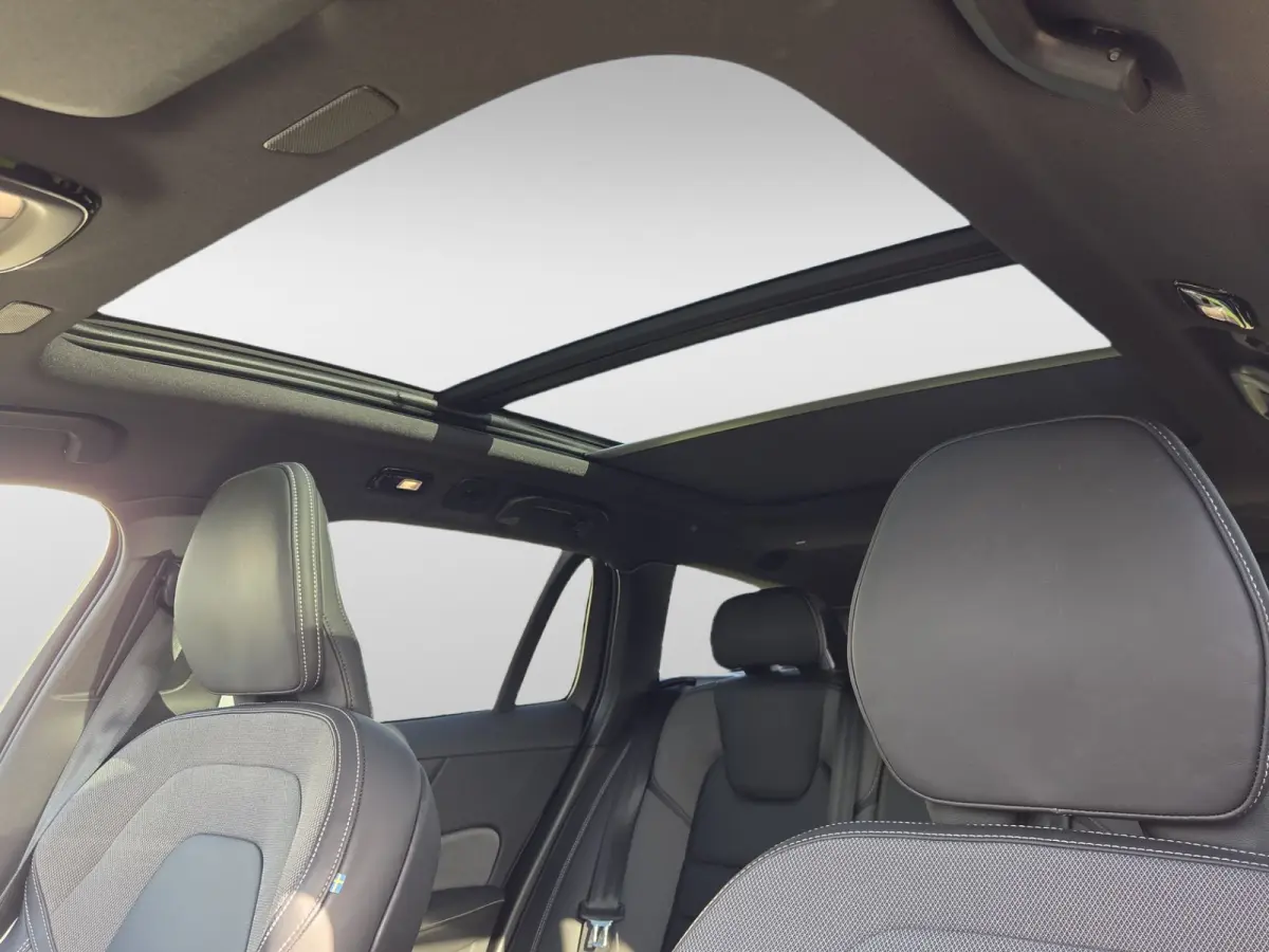 2.0 T8 Plug-in hybrid AWD Plus Dark | Trekhaak | 360 Camera | Memory | Harman/Kardon