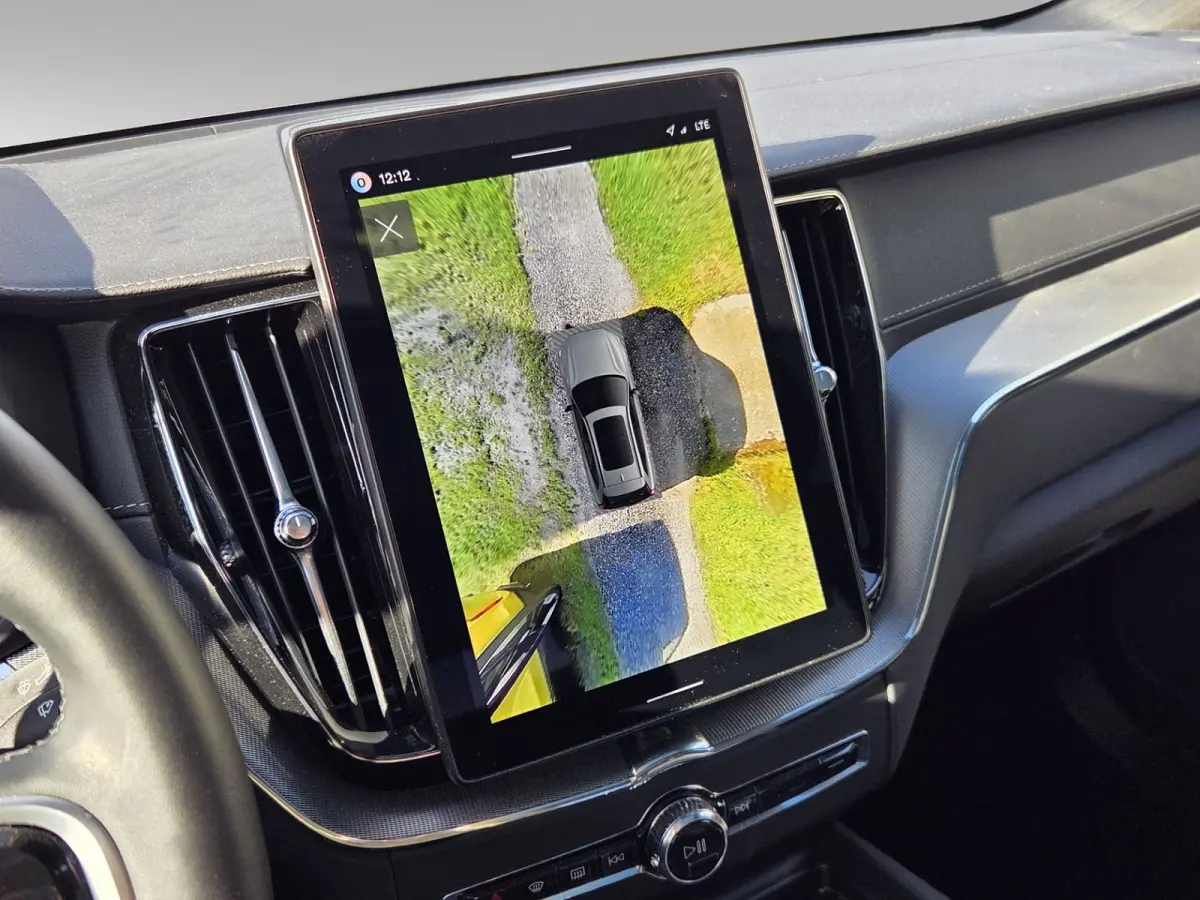 2.0 T6 Plug-in hybrid AWD Ultra Black Edition | Luchtvering | Trekhaak | 360 cam | Pano | 21" Velgen