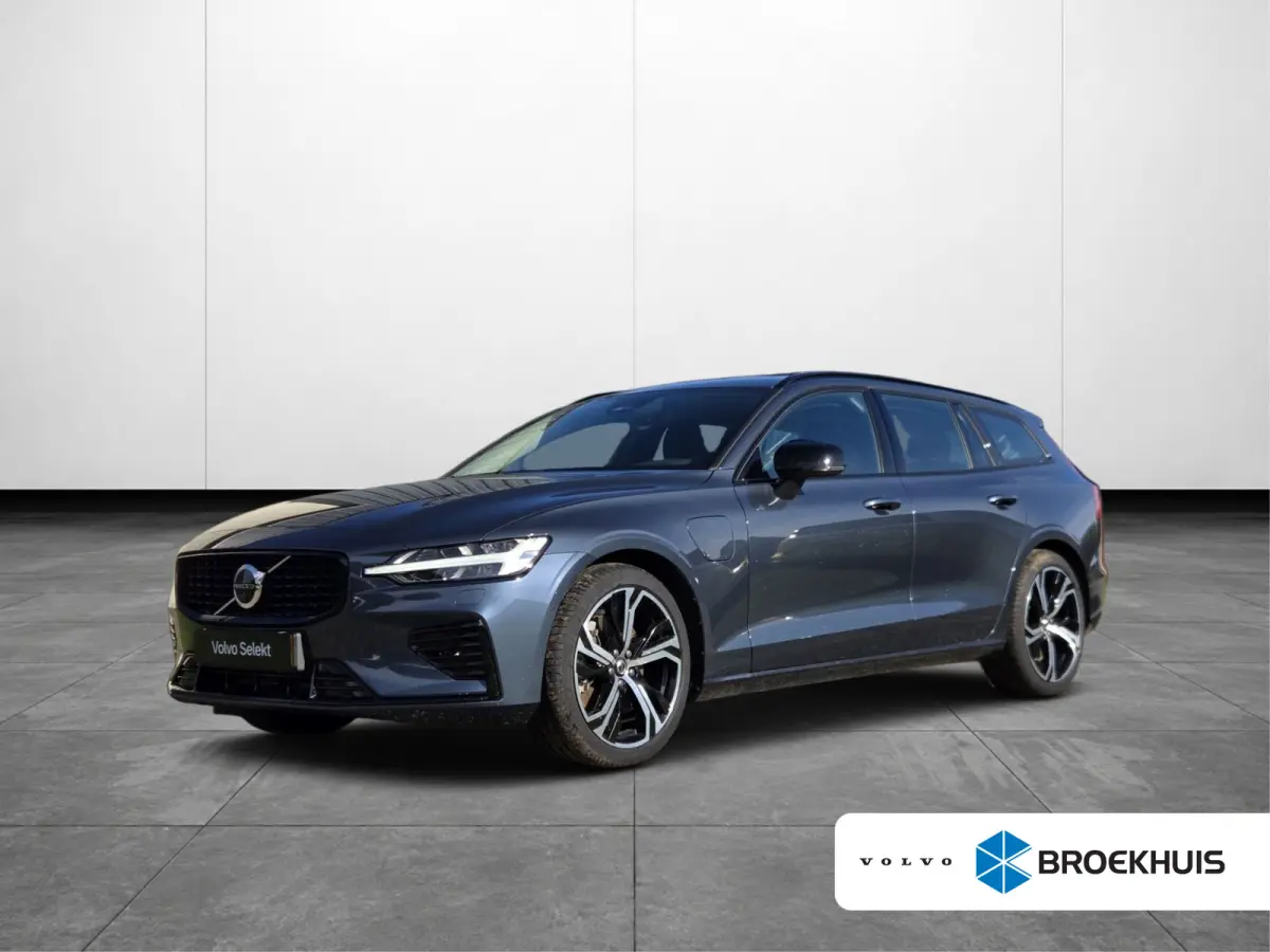 2.0 T6 Plug-in hybrid AWD Plus Dark | Trekhaak | 360 Camera | Harman/Kardon | Pano | Memory