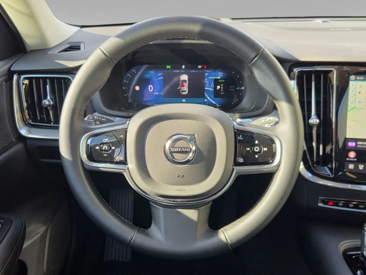 2.0 T6 Plug-in hybrid AWD Plus Dark | Trekhaak | 360 Camera | Harman/Kardon | Pano | Memory