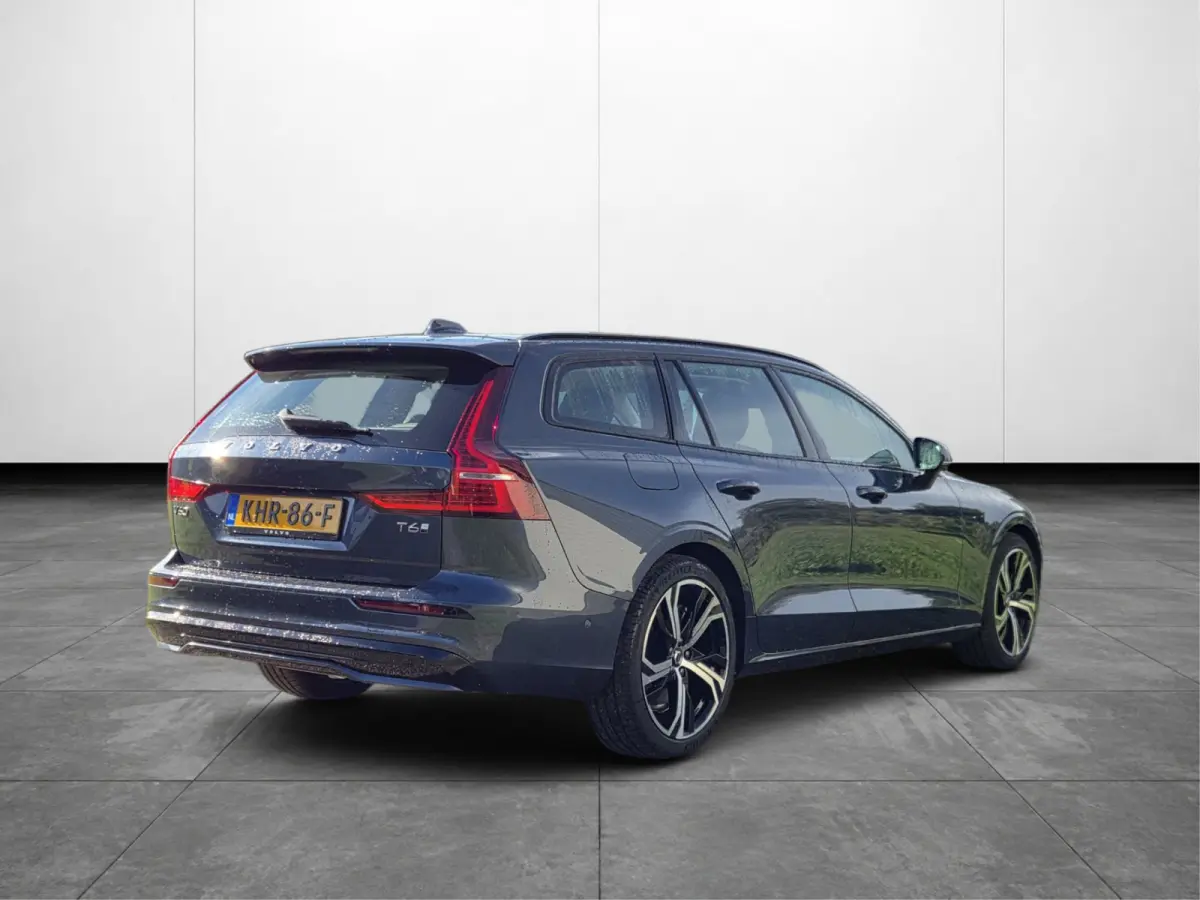 2.0 T6 Plug-in hybrid AWD Plus Dark | Trekhaak | 360 Camera | Harman/Kardon | Pano | Memory