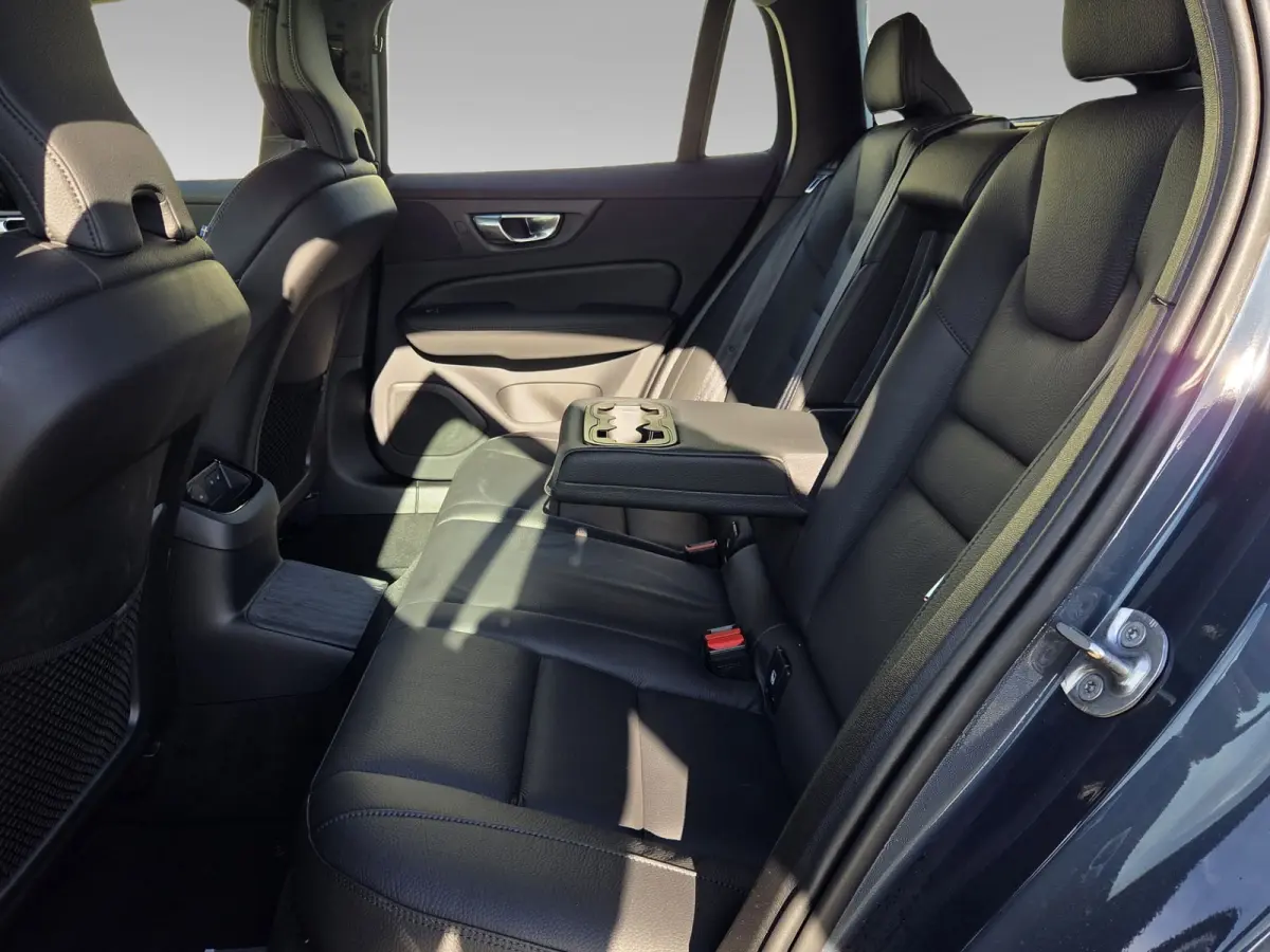 2.0 T6 Plug-in hybrid AWD Plus Dark | Trekhaak | 360 Camera | Harman/Kardon | Pano | Memory