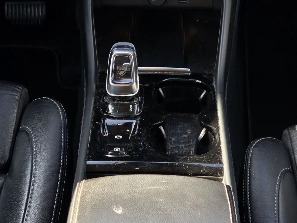 1.5 T4 Inscription | SOH 98% | Trekhaak | Camera | CarPlay | Stuur/stoelverwarming