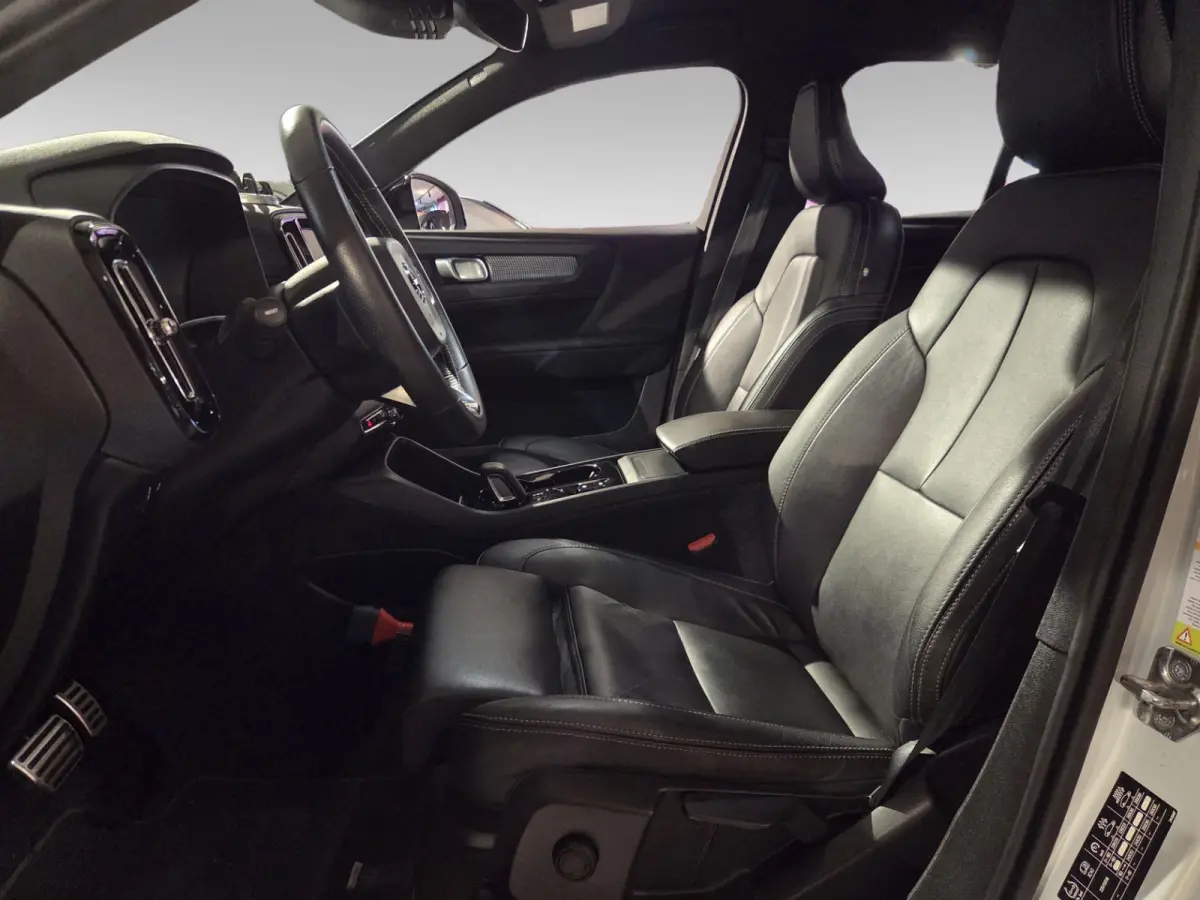 2.0 T4 R-Design | Trekhaak | Camera | Adaptive Cruise | Keyless | Stoelverwarming