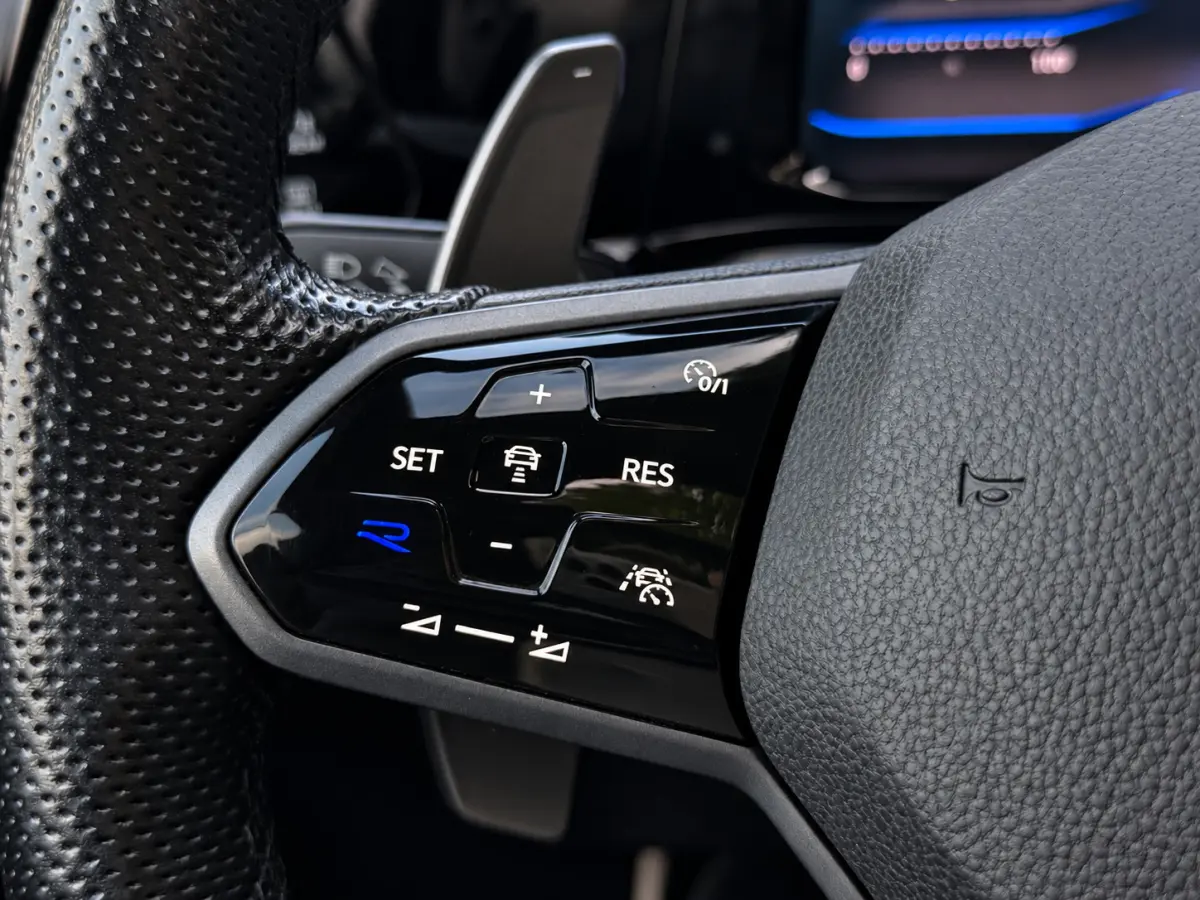 8 R 2.0 TSI DSG | AKRA | HUD | IQ | BTW ☑️