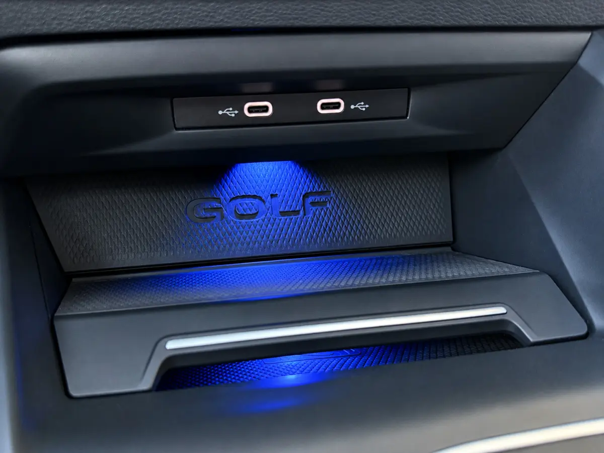 8 R 2.0 TSI DSG | AKRA | HUD | IQ | BTW ☑️