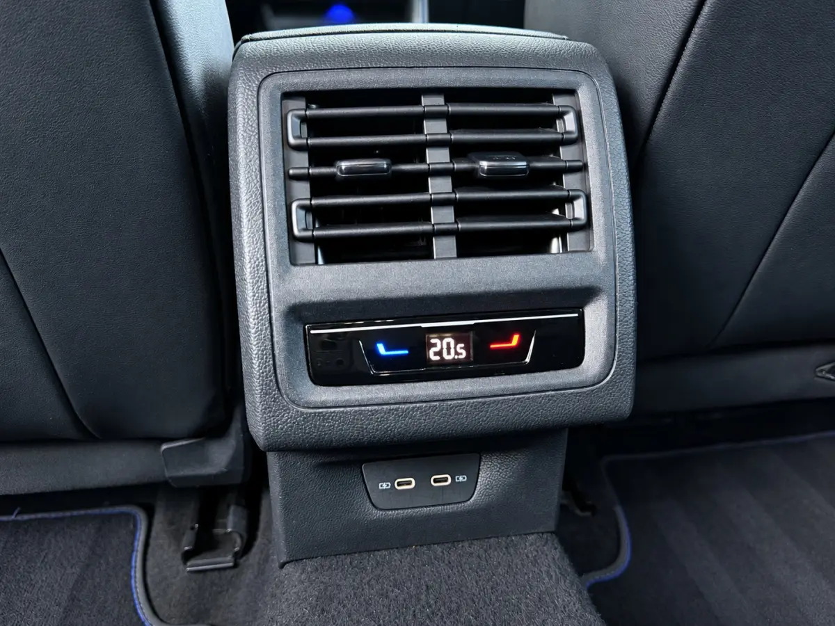 8 R 2.0 TSI DSG | AKRA | HUD | IQ | BTW ☑️