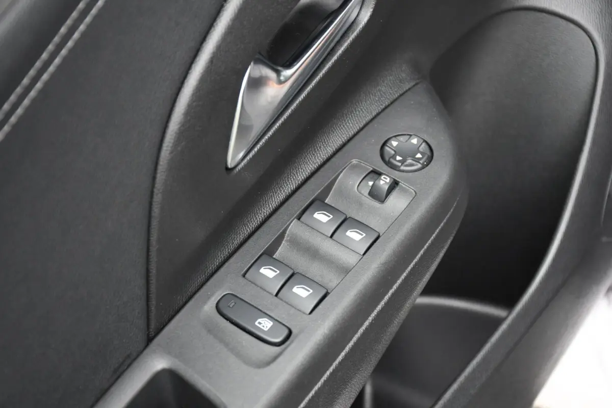 1.2 GS Line Automaat LED Lage KM CarPlay Camera