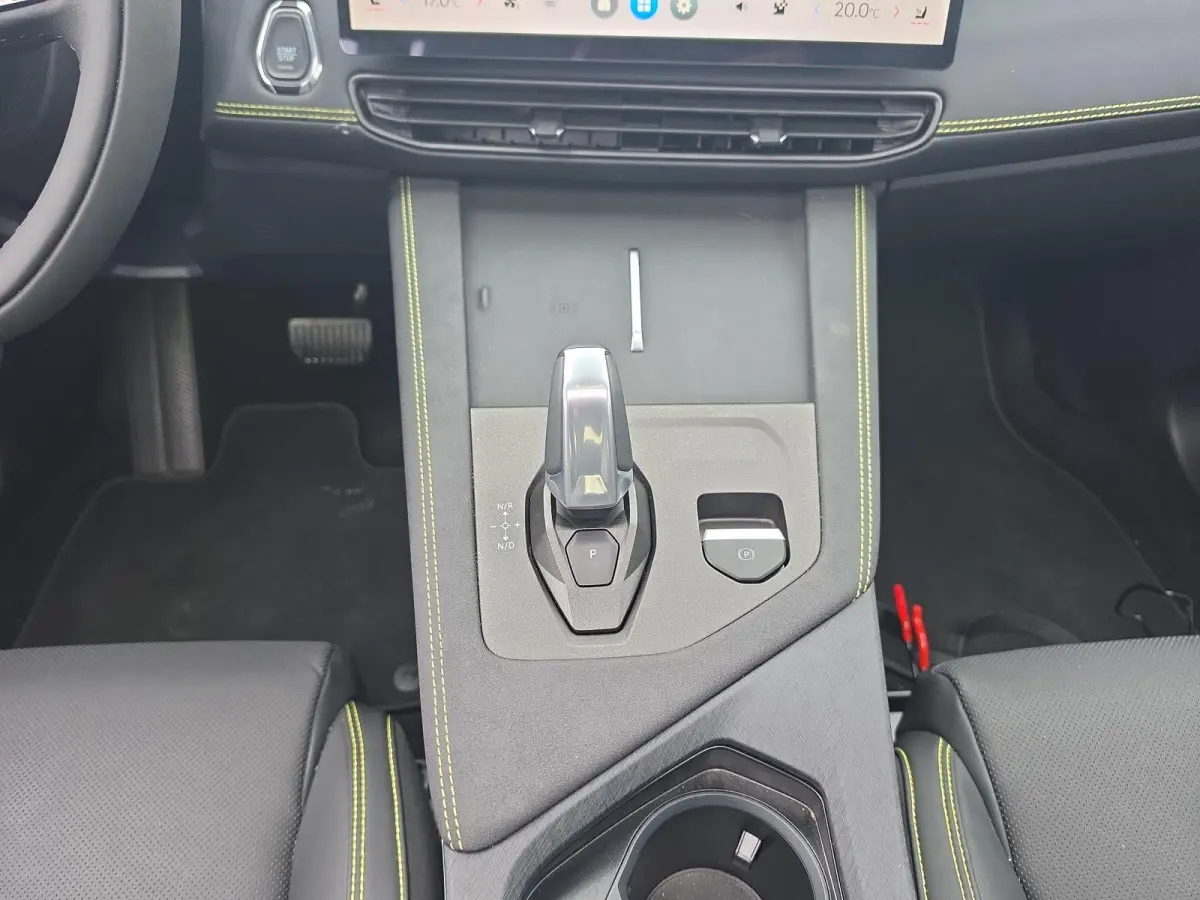 1.5 More | Navigatie | Climate control | 360Gr camera | Keyless | Stoel + Stuurverwarming