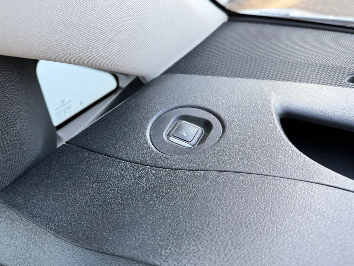 129 90kWh 204PK Personenvervoer L2 370km WLTP 92.2% (SOH) 7 Stoelen Elektrische Schuifdeur LED Lichtmetalen velgen 17inch 110kw Snelladen Climate Control Cruise Control
