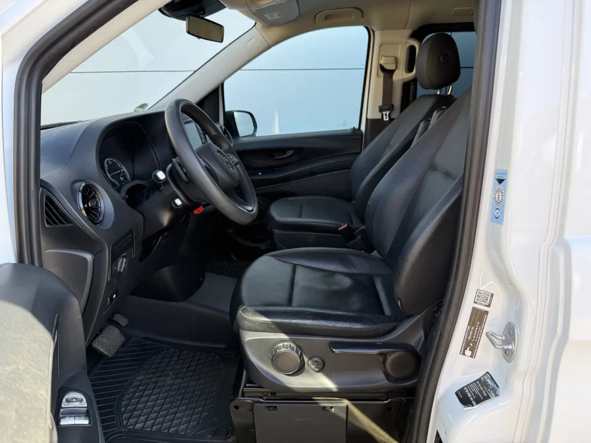 129 90kWh 204PK Personenvervoer L2 370km WLTP 92.2% (SOH) 7 Stoelen Elektrische Schuifdeur LED Lichtmetalen velgen 17inch 110kw Snelladen Climate Control Cruise Control
