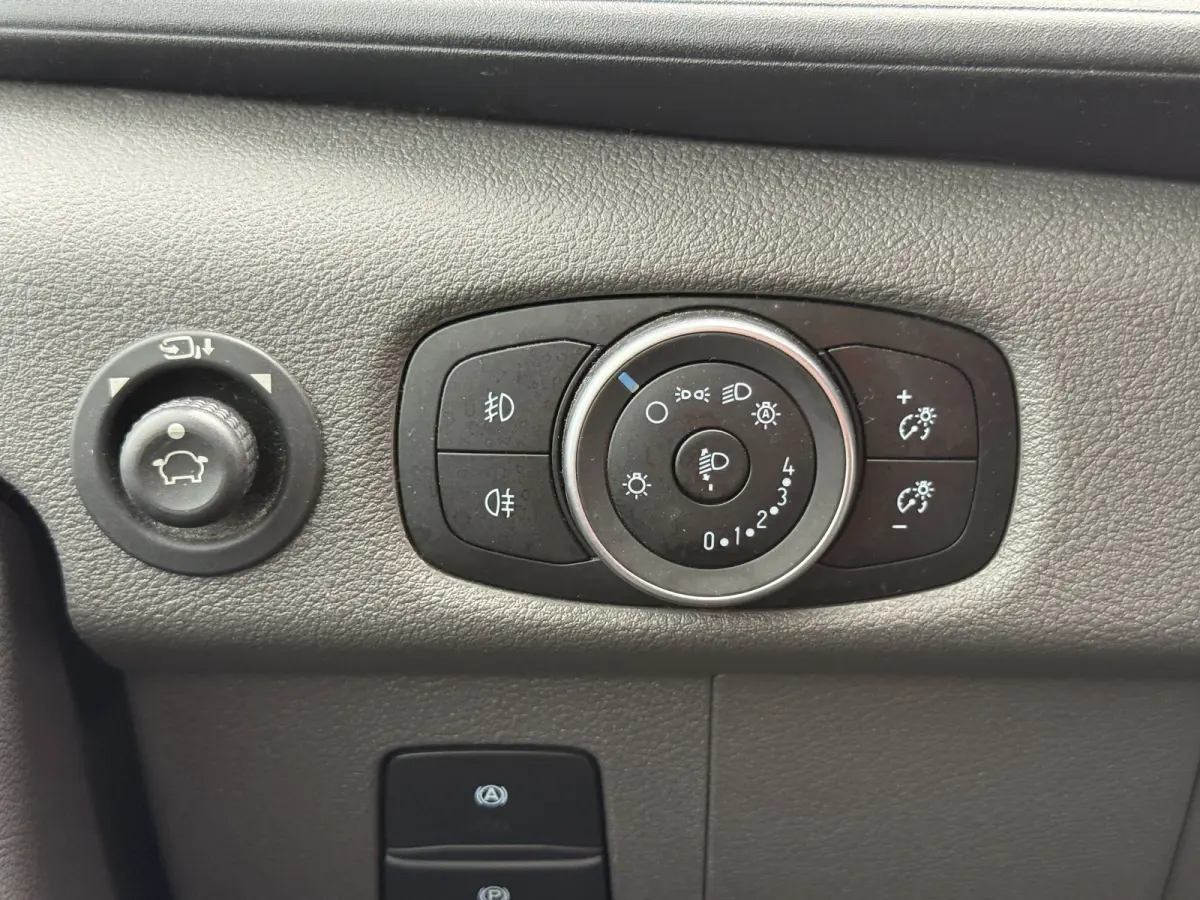 68kWh 184PK L2H2 317km WLTP BEV Snelladen 360° Camera Stoelverwarming Cruise control Climate control Carplay Navigatie Parkeersensoren