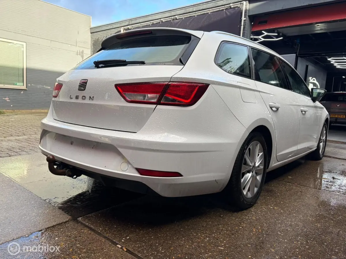 1.0 EcoTSI Trekhaak Cruise Navi Carplay Clima