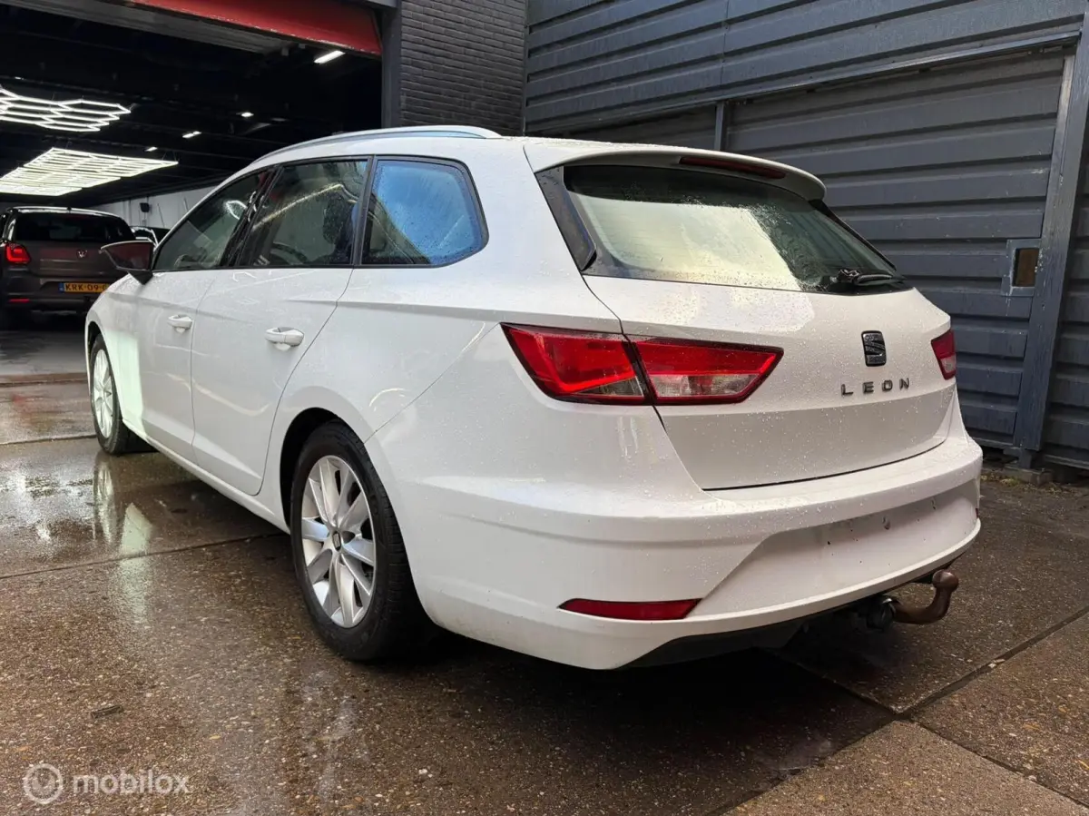 1.0 EcoTSI Trekhaak Cruise Navi Carplay Clima