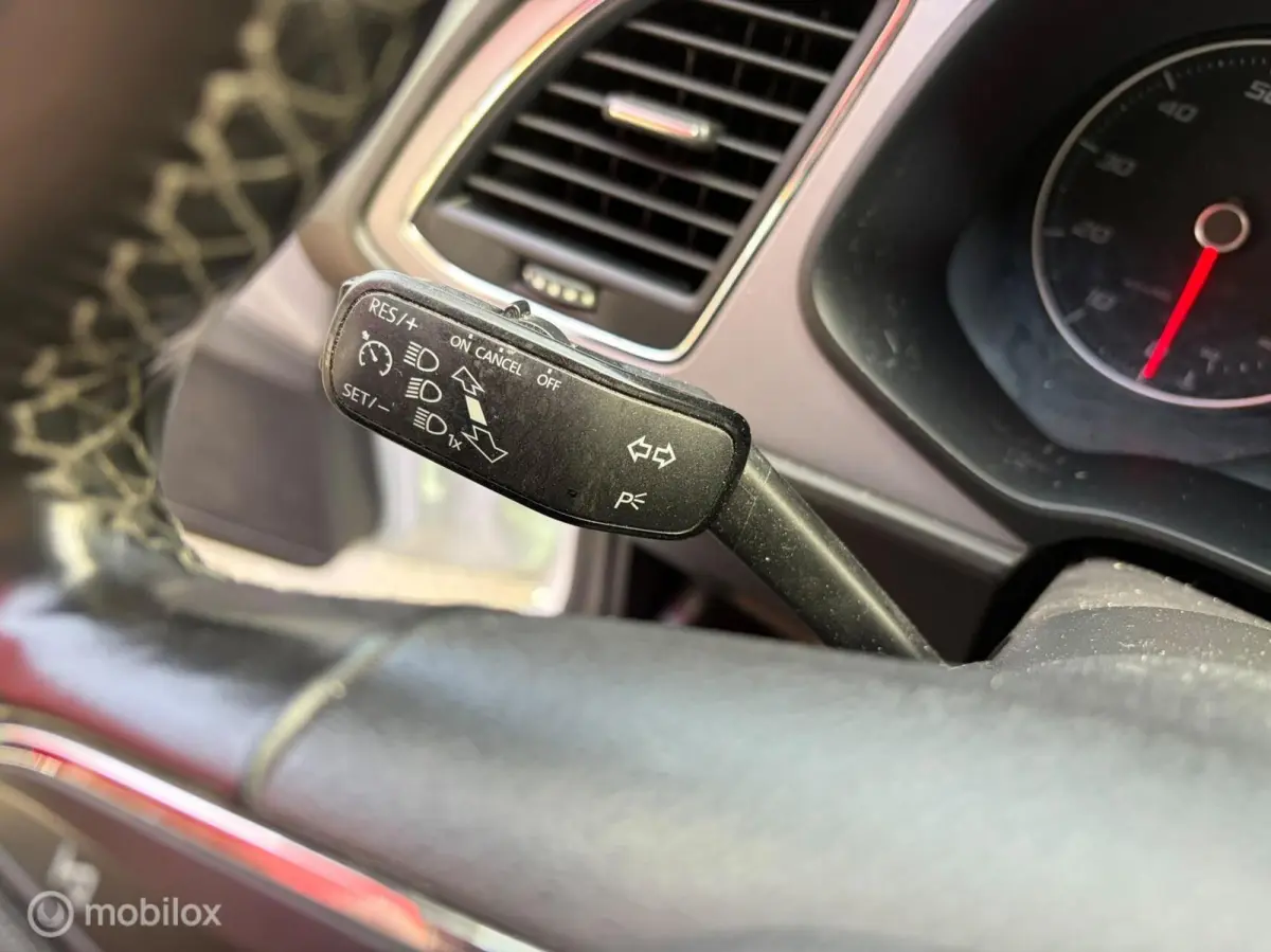 1.0 EcoTSI Trekhaak Cruise Navi Carplay Clima