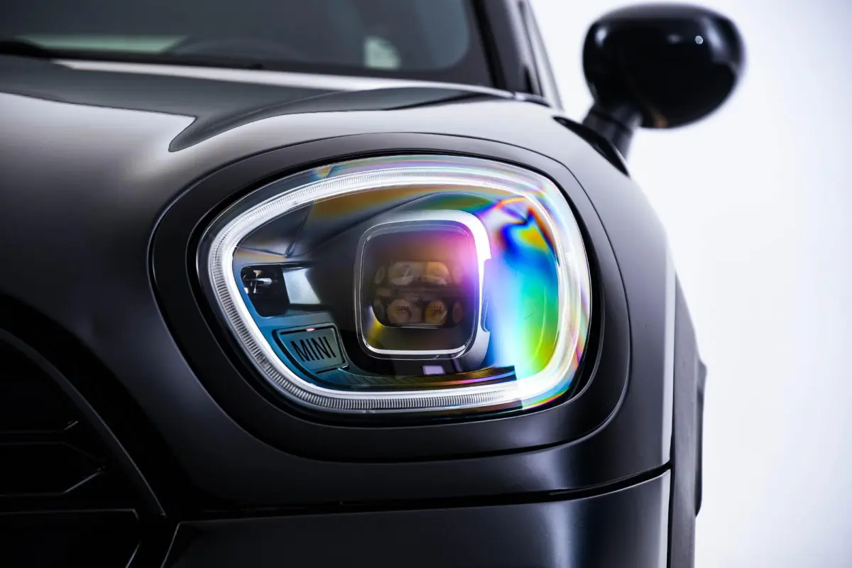 Cooper ALL4 Active Cruise Control - Elektrisch verwarmde/verstelbare stoelen - Comfort acces - Driving Assistant - Head up - Getinte ruiten - Achteruitrijcamera - MINI Navigatiesysteem -