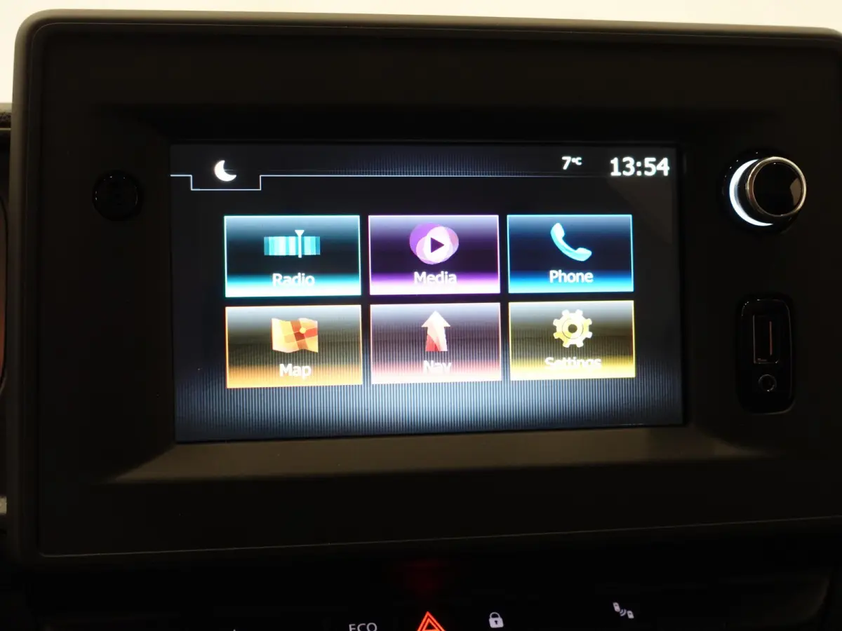 T33 2.3 dCi 135PK L2H2 BPM VRIJ! Airco Cruise control Parkeersensoren Navigatie Trekhaak 3Zits Lat om lat Laadvloer Apple Carplay Android auto