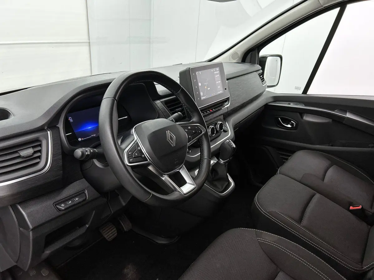 2.0 Blue dC1 150PK L2H1 Dubbele Cabine Automaat Navigatie Airco Lichtmetalen velgen Betimmering Trekhaak Camera Parkeer sensoren Dab