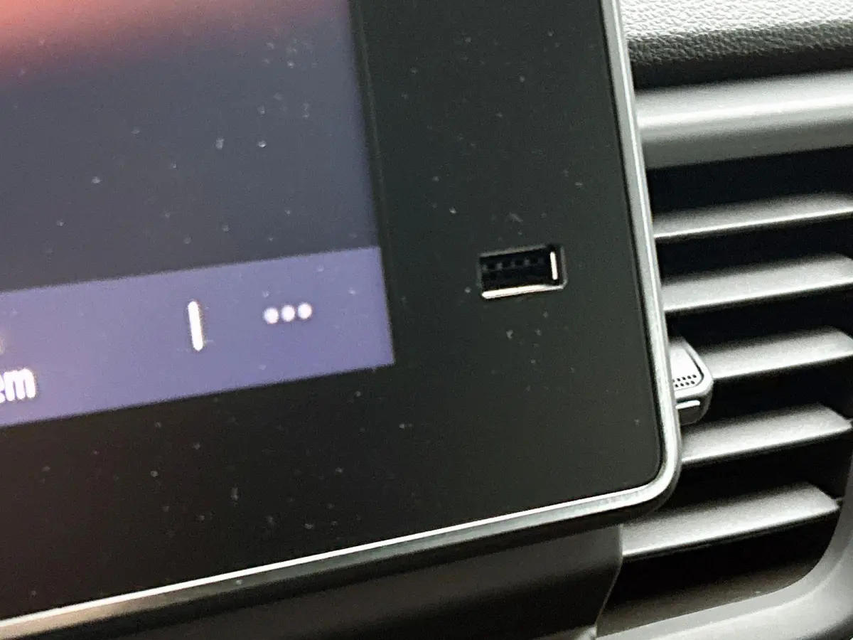2.0 Blue dC1 150PK L2H1 Dubbele Cabine Automaat Navigatie Airco Lichtmetalen velgen Betimmering Trekhaak Camera Parkeer sensoren Dab