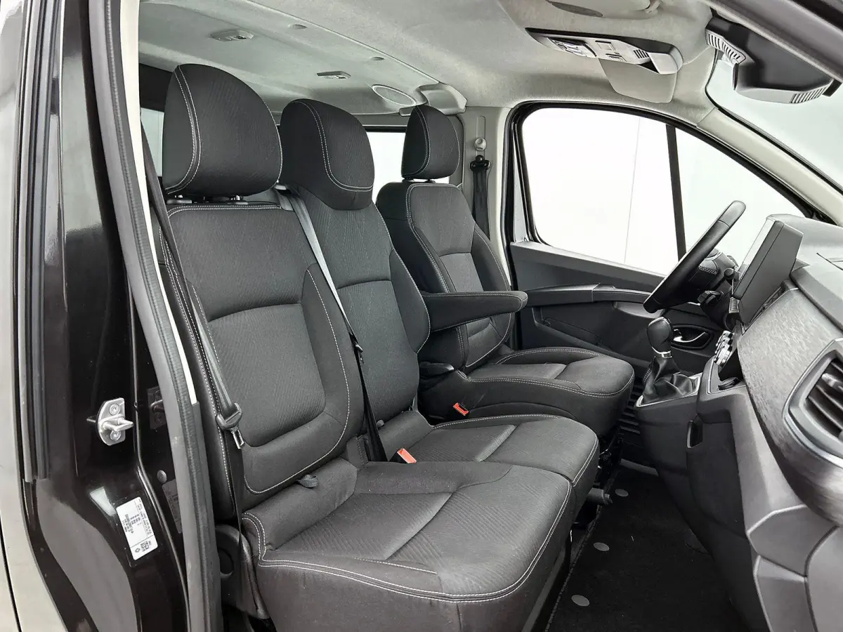 2.0 Blue dC1 150PK L2H1 Dubbele Cabine Automaat Navigatie Airco Lichtmetalen velgen Betimmering Trekhaak Camera Parkeer sensoren Dab