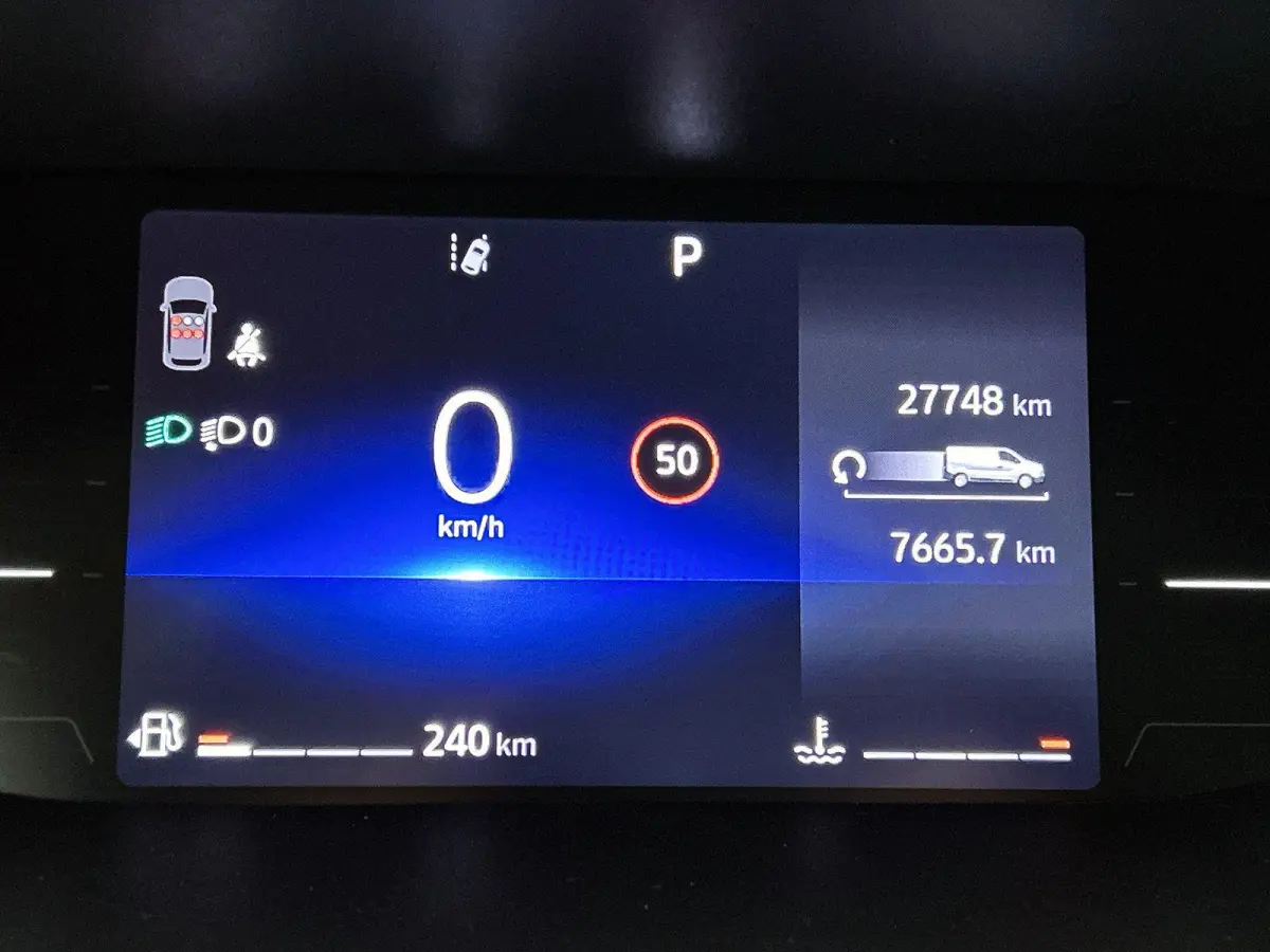 2.0 Blue dC1 150PK L2H1 Dubbele Cabine Automaat Navigatie Airco Lichtmetalen velgen Betimmering Trekhaak Camera Parkeer sensoren Dab