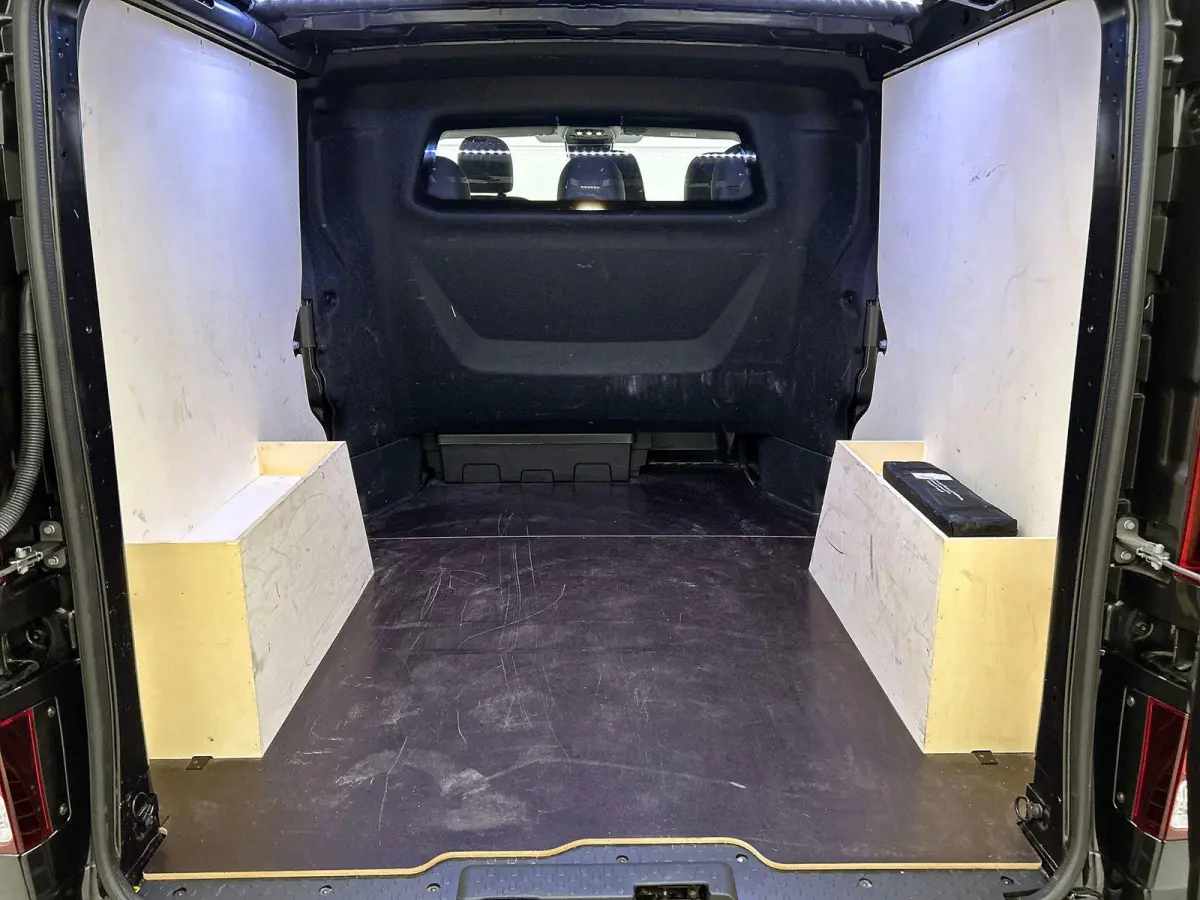 2.0 Blue dC1 150PK L2H1 Dubbele Cabine Automaat Navigatie Airco Lichtmetalen velgen Betimmering Trekhaak Camera Parkeer sensoren Dab