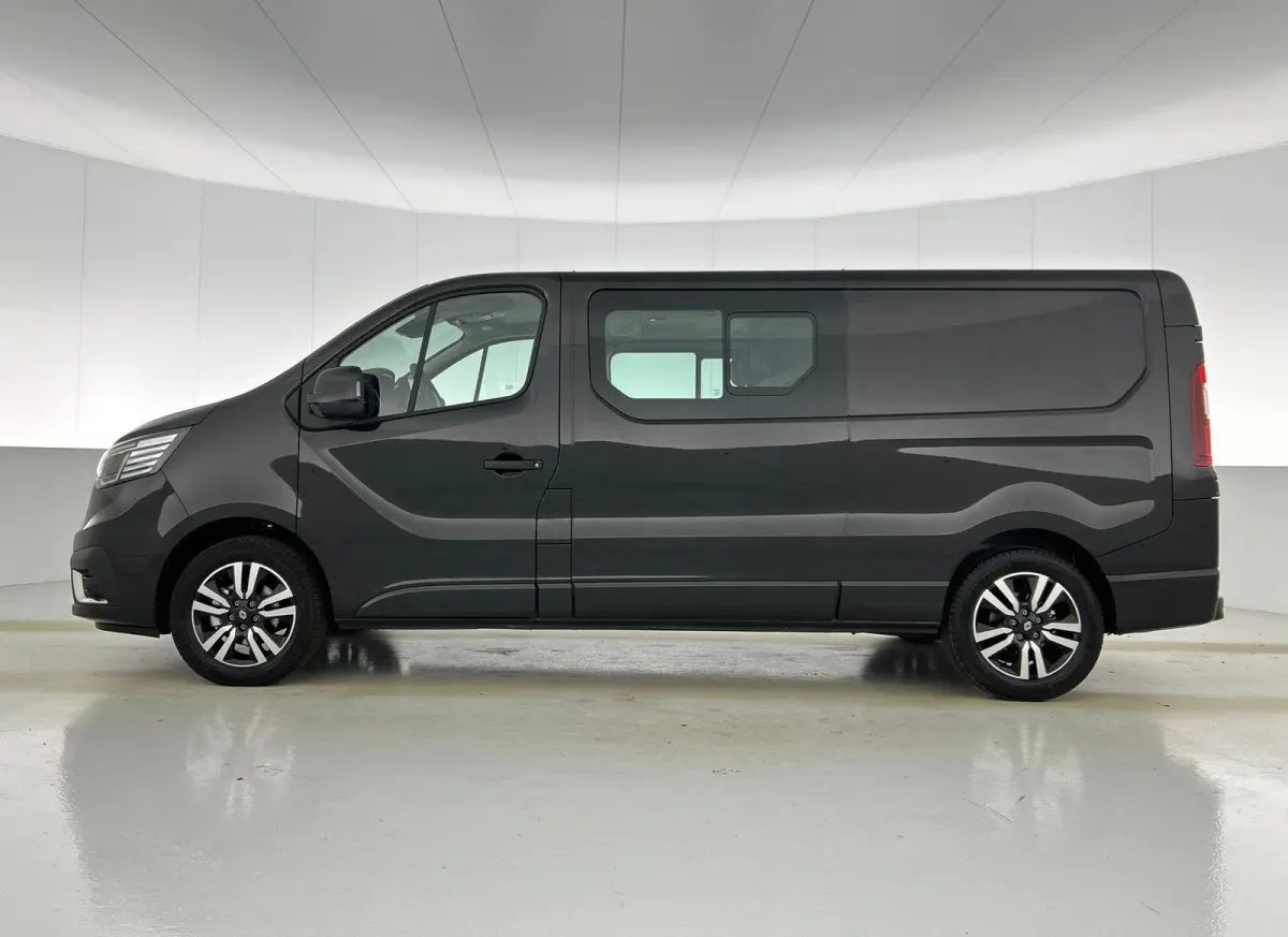 2.0 Blue dC1 150PK L2H1 Dubbele Cabine Automaat Navigatie Airco Lichtmetalen velgen Betimmering Trekhaak Camera Parkeer sensoren Dab