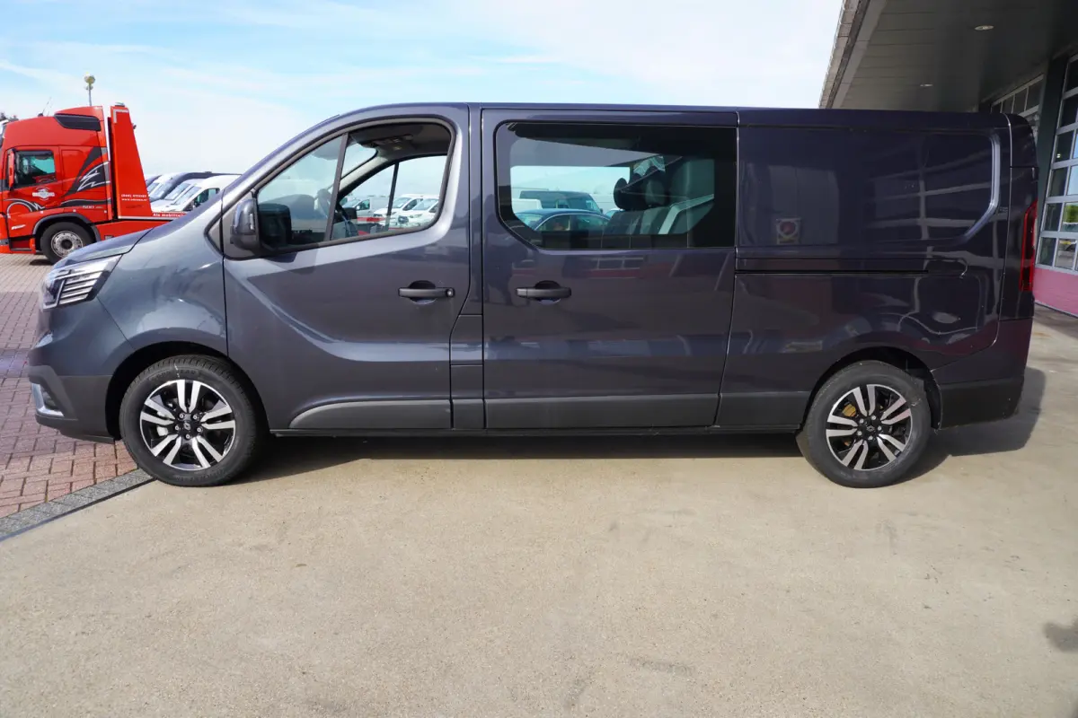 2.0 Blue dCi 130PK T29 L2H1 Advance Dubbelcab. schuifdeur L+R Nr. V140 | Airco | Cruise | Camera |Trekhaak | Apple CP- Android auto | Betimmering