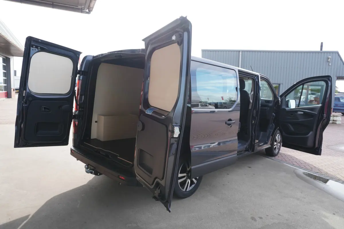 2.0 Blue dCi 130PK T29 L2H1 Advance Dubbelcab. schuifdeur L+R Nr. V140 | Airco | Cruise | Camera |Trekhaak | Apple CP- Android auto | Betimmering