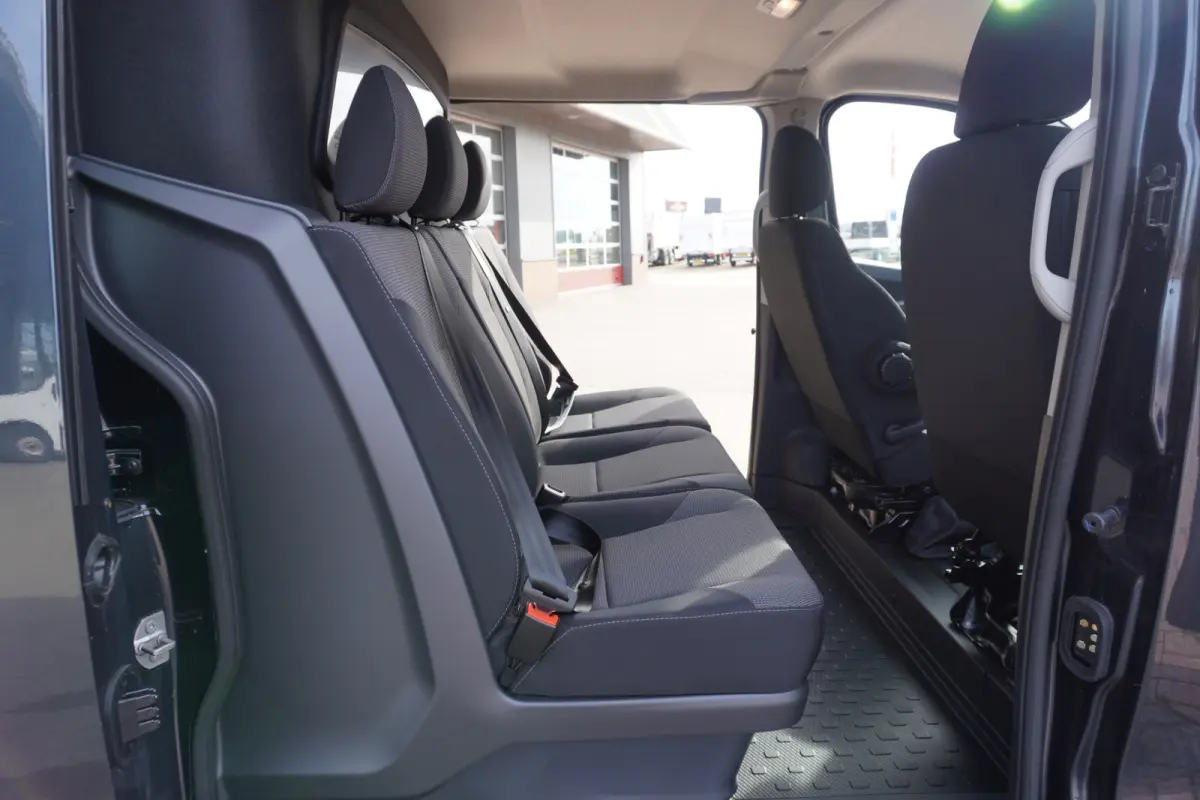 2.0 Blue dCi 130PK T29 L2H1 Advance Dubbelcab. schuifdeur L+R Nr. V140 | Airco | Cruise | Camera |Trekhaak | Apple CP- Android auto | Betimmering