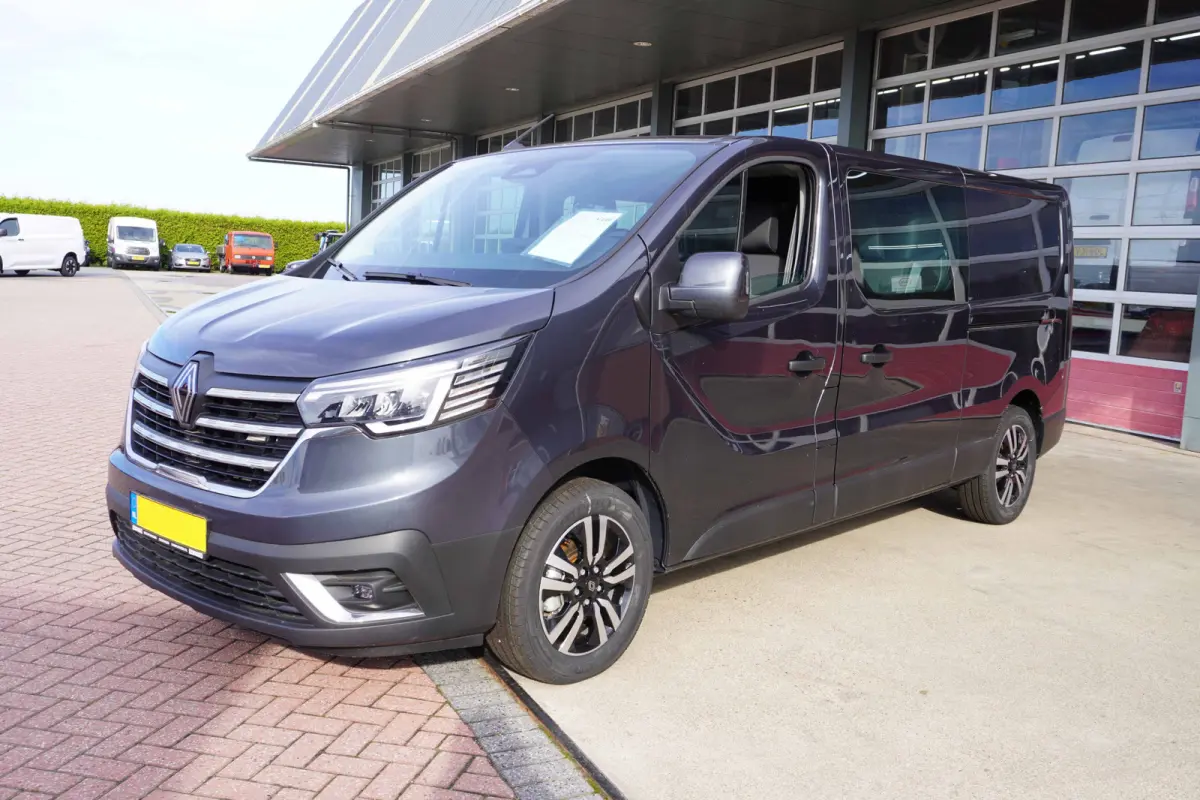2.0 Blue dCi 130PK T29 L2H1 Advance Dubbelcab. schuifdeur L+R Nr. V140 | Airco | Cruise | Camera |Trekhaak | Apple CP- Android auto | Betimmering