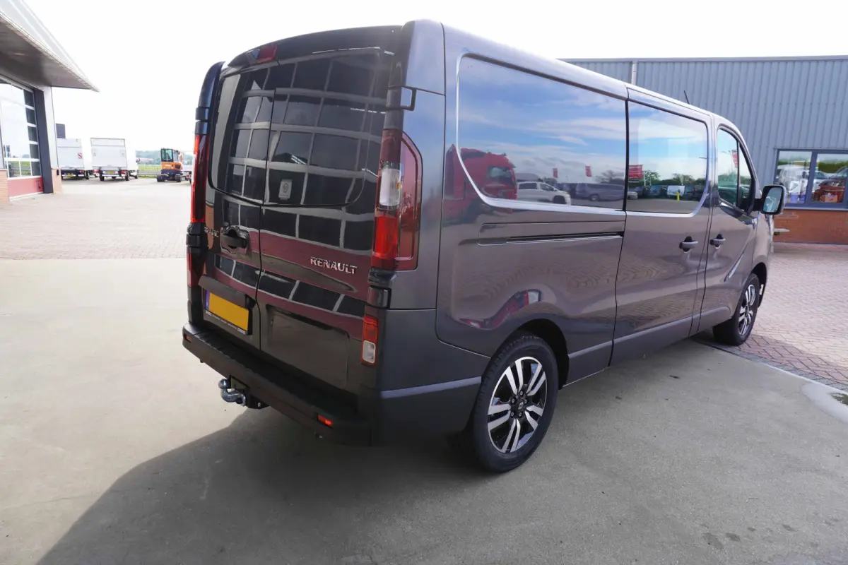 2.0 Blue dCi 130PK T29 L2H1 Advance Dubbelcab. schuifdeur L+R Nr. V140 | Airco | Cruise | Camera |Trekhaak | Apple CP- Android auto | Betimmering